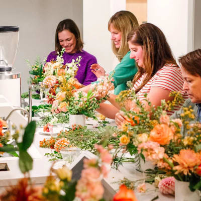 PETAL PLAY: DIY Floral Bouquet Workshop