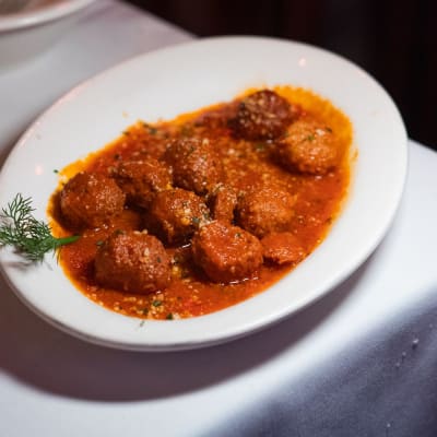 Give Dad the Spotlight at Amore e Amore